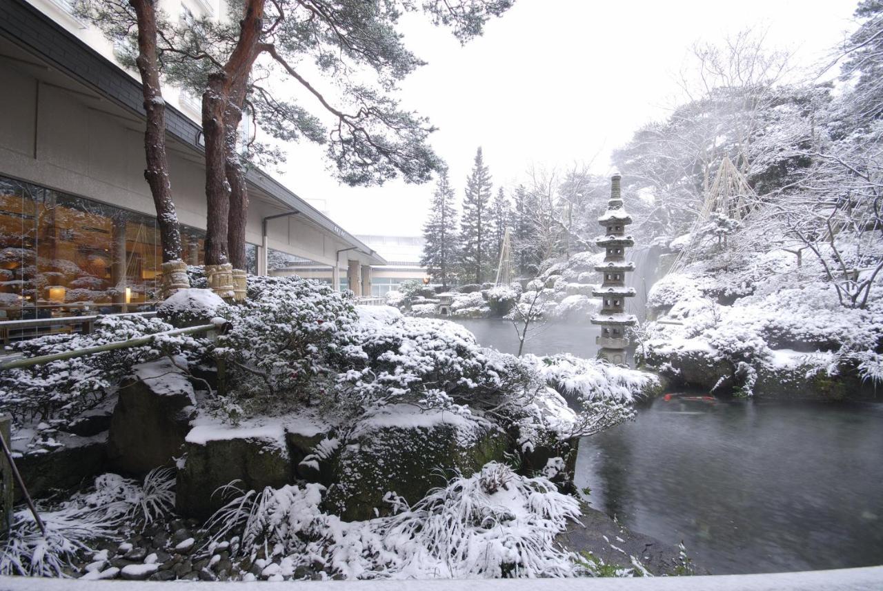 Suimeikan Геро Екстериор снимка A view of the hot springs in the winter