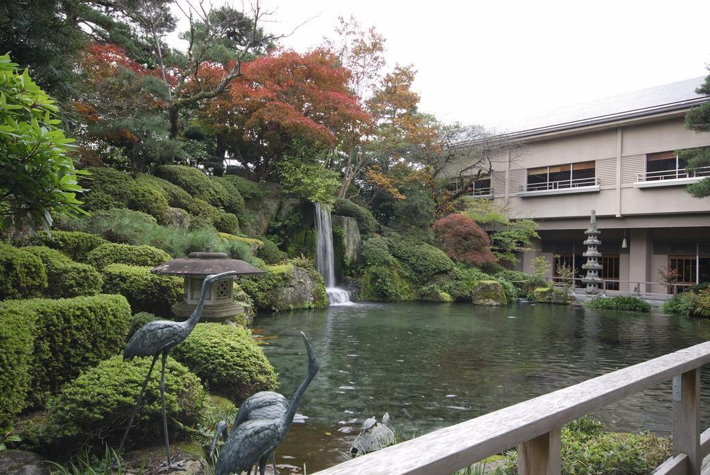 Suimeikan Геро Екстериор снимка The garden of the museum