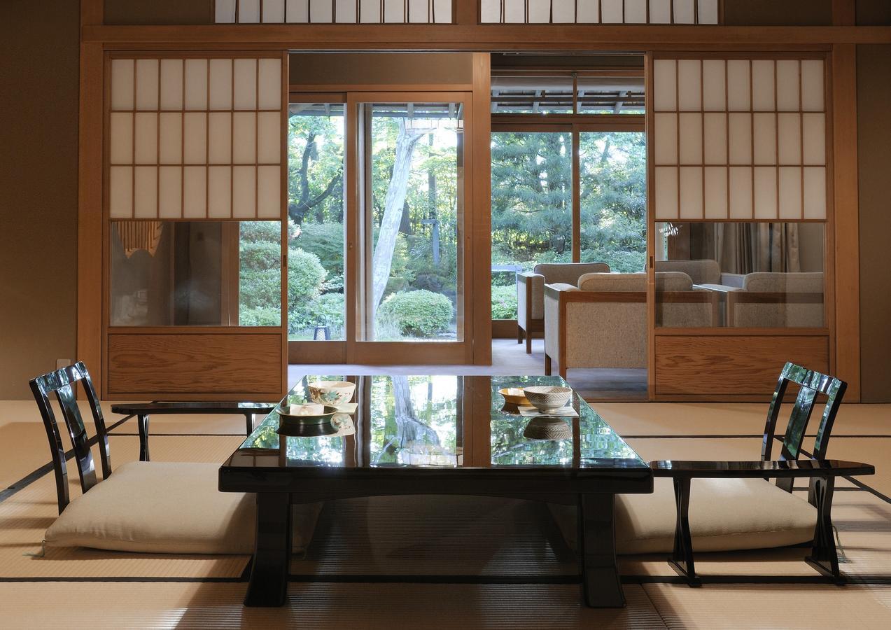 Suimeikan Геро Екстериор снимка A traditional Japanese dining room